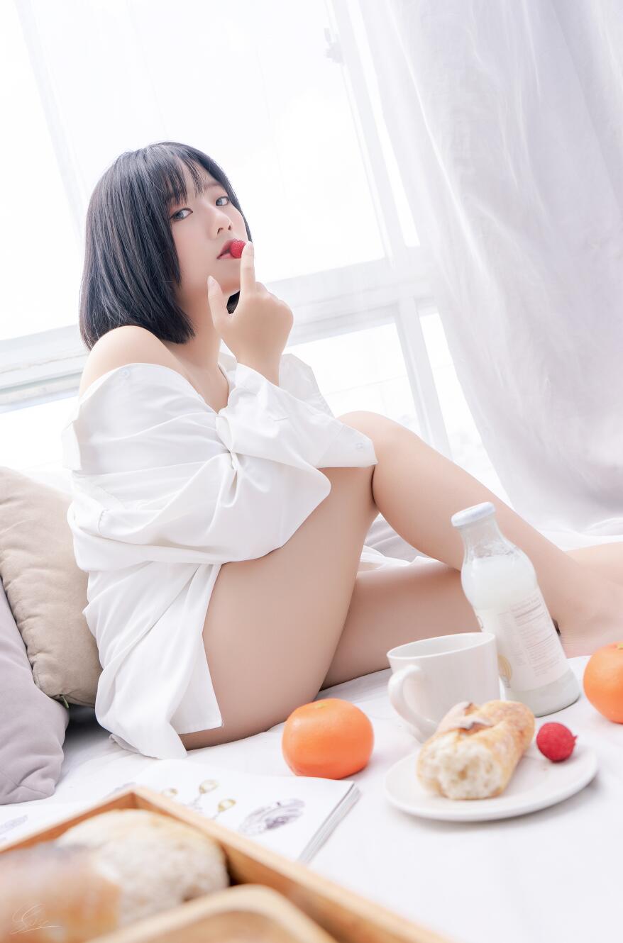 [006]Messie Huang – Boyfriend's shirt [度盘] [26P/59M]