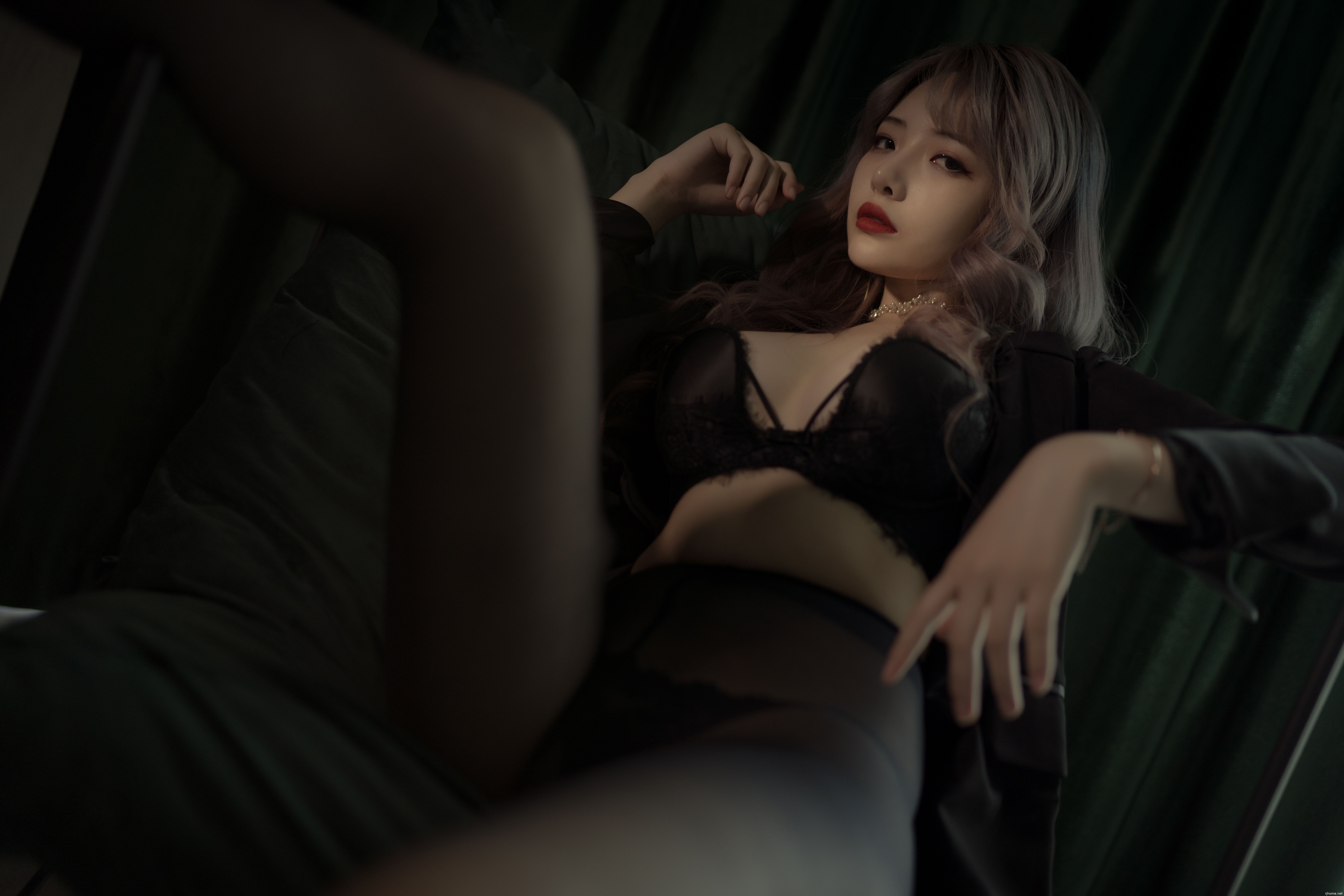 [011]雯妹不讲道理-西装 [秒传][25P-370MB]