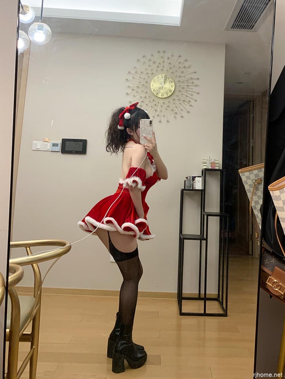 [093]是依酱吖 - 2020圣诞特辑[秒传][31P6V-165M]