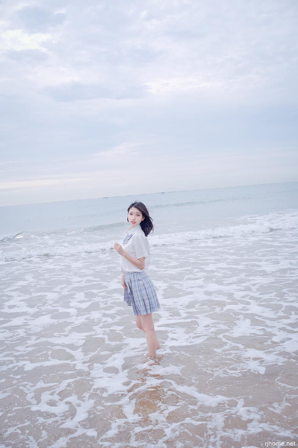 [285]周叽是可爱兔兔 NO.020 海边jk[[35P-252MB]