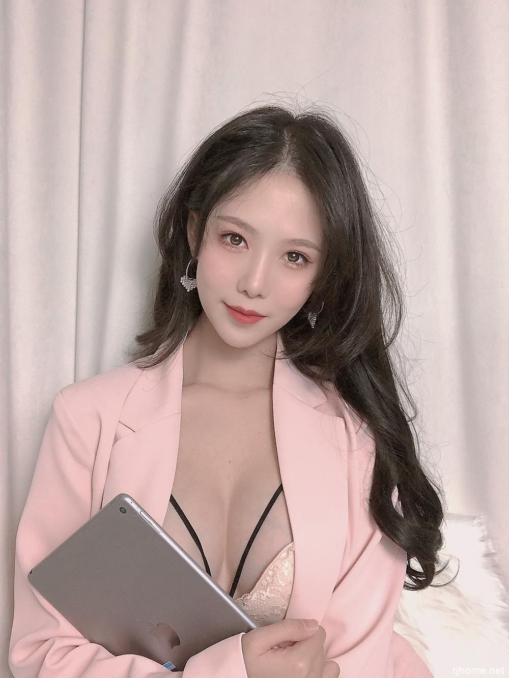 [373]抖娘-利世 NO.057 粉色西装[26P-178MB]