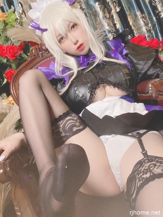 2108084 芋圆侑子SJ - 黑枪呆女仆自拍 24P+3V-211M