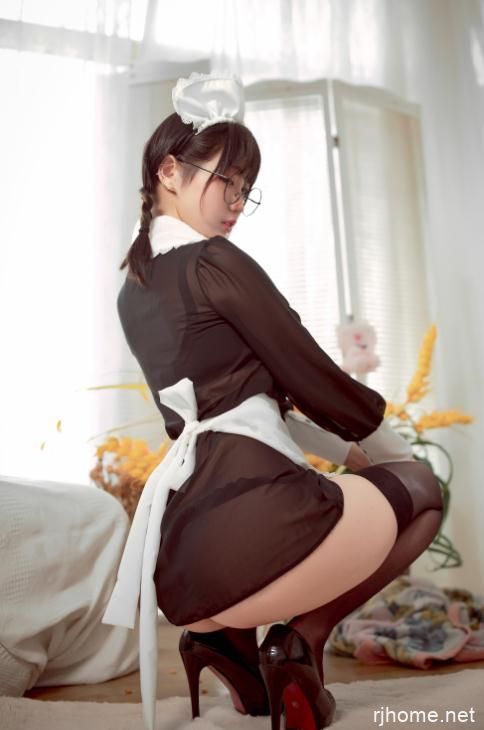 2108289 周叽是可爱兔兔 -  眼镜女仆  36P+3V-525M   秒传