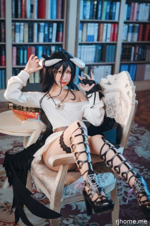 2110209  芋圆侑子 -  雅儿贝德私服   20P+2V-277M   秒传