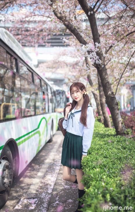 2110235   王羽杉合集22套   626P+56V+1m4a - 6.26G    秒传