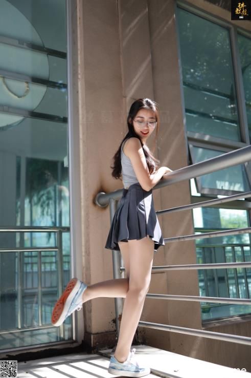 2111144  [丝慕特写集] 2019.10.08 TX003 小丝妹-双双   89P-170M   秒传