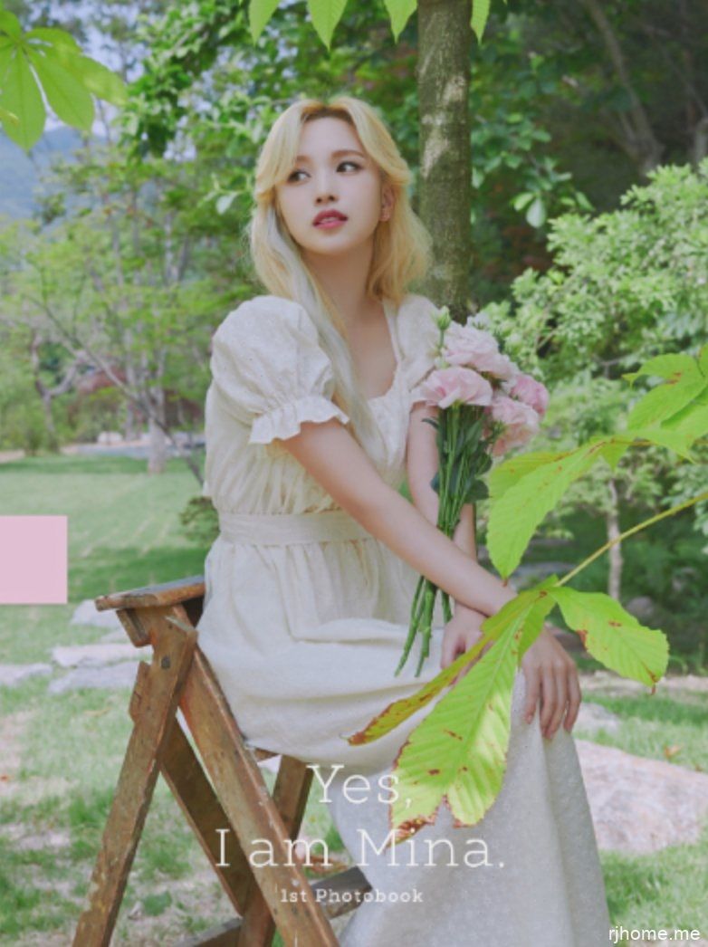 [CAT030]TWICE - Mina: 1ST PHOTOBOOK [Yes, I am Mina][196P 164MB]