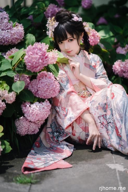 2112044  花柒Hana 8套合集  948M  秒传