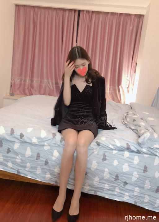 2202213  Chloe霏霏 腿控足丝合集 2850P+5V-17.2G  秒传