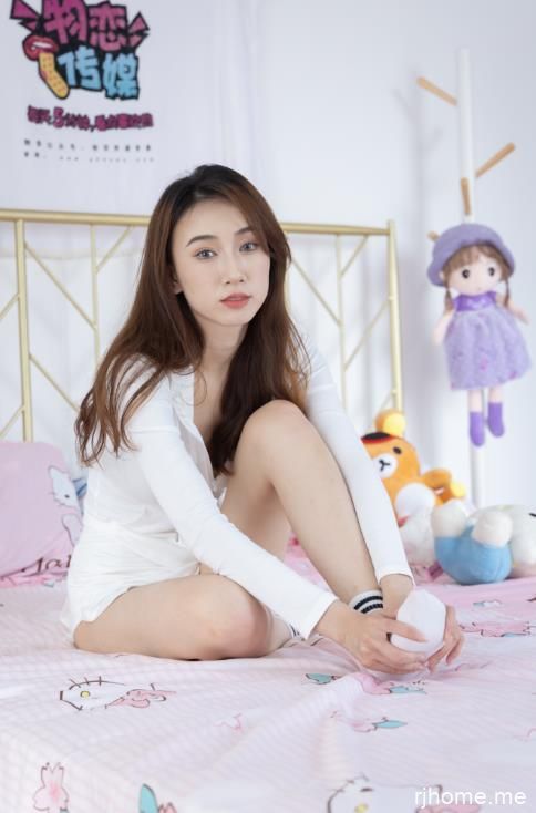 2202217  物恋传媒 - 雯雯 夏的芬芳（丝足向）  157P+1V-4.32G