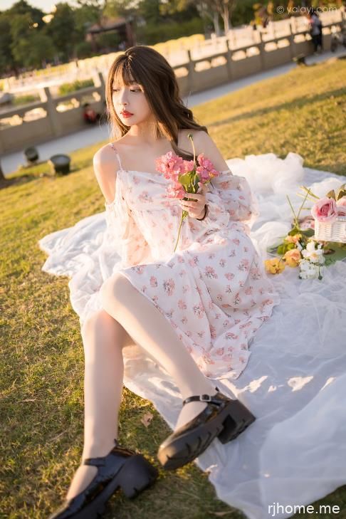 2202243  [YALAYI雅拉伊] 希望的阳光 阿禾  42P-435M   秒传