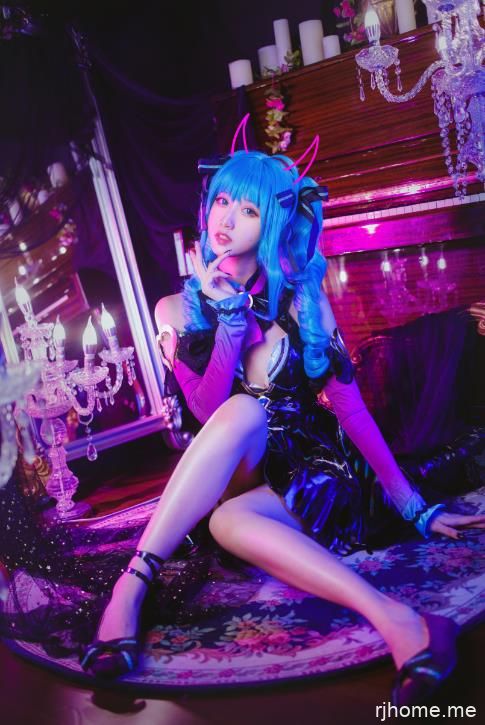 2202077  木绵绵OwO -  miku小恶魔  19P-221M   秒传