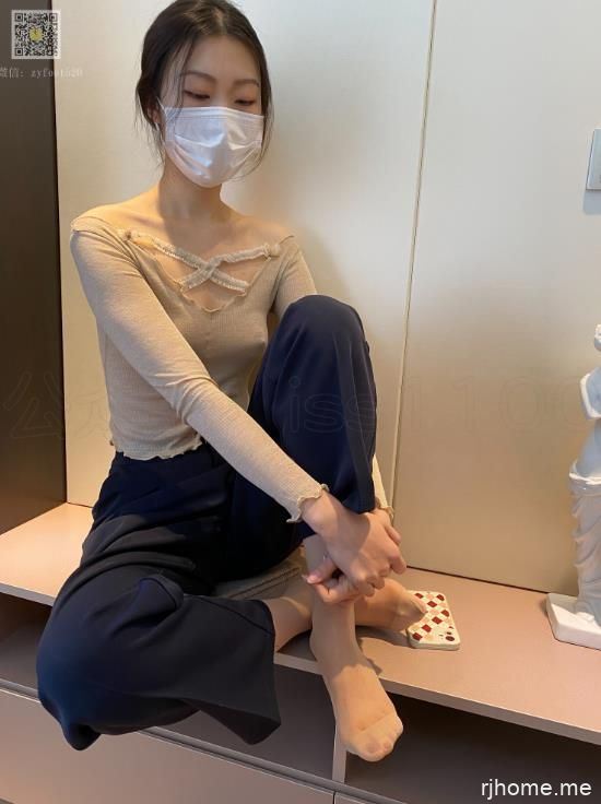 22042511  IESS - 美晗 透视裤里丝  103P+1V-816M  秒传