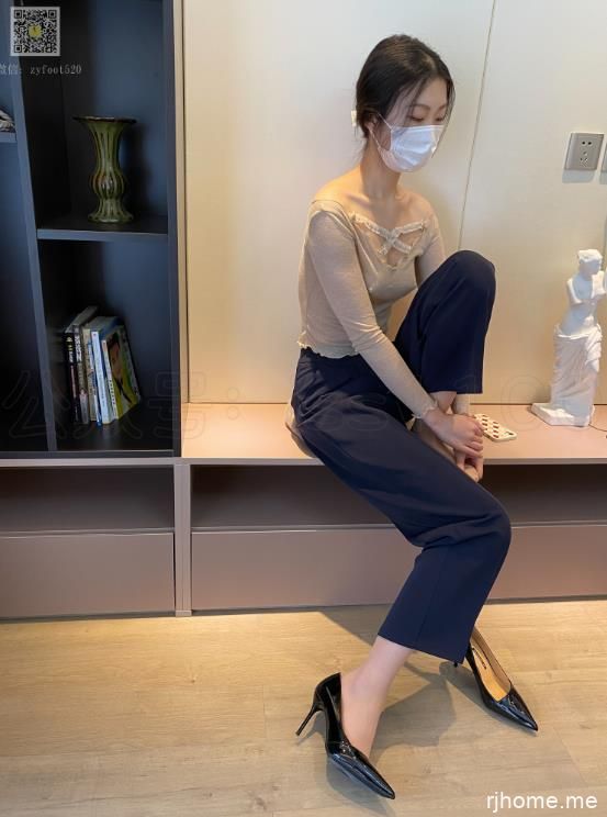 22042511  IESS - 美晗 透视裤里丝  103P+1V-816M  秒传