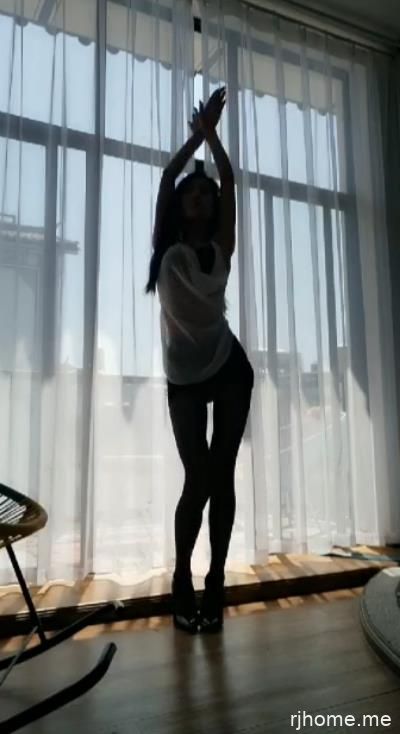 2204133（评论可见）  MISS瘦 私人定制视频合集   20V-401M