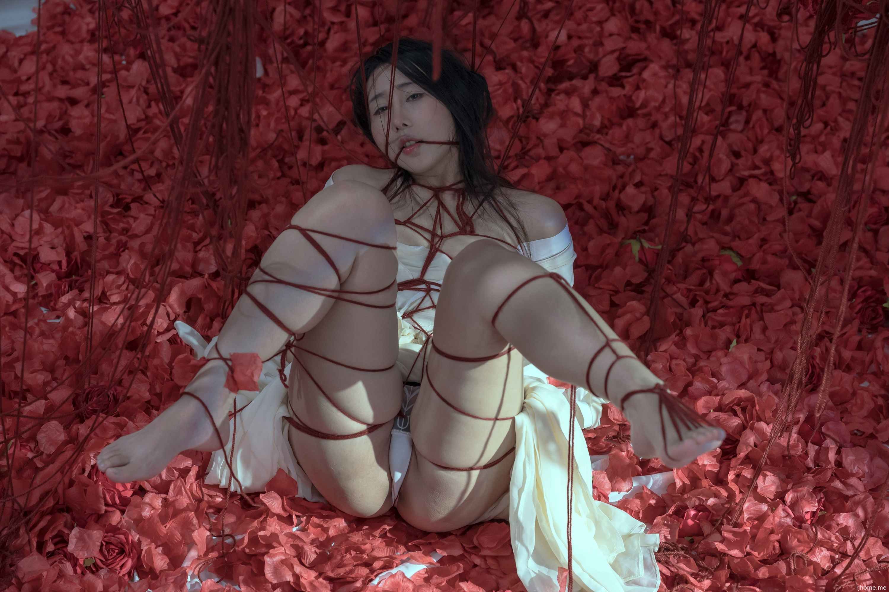 云溪溪 - 奶桃 囚鸟 原版 [64P-768MB]