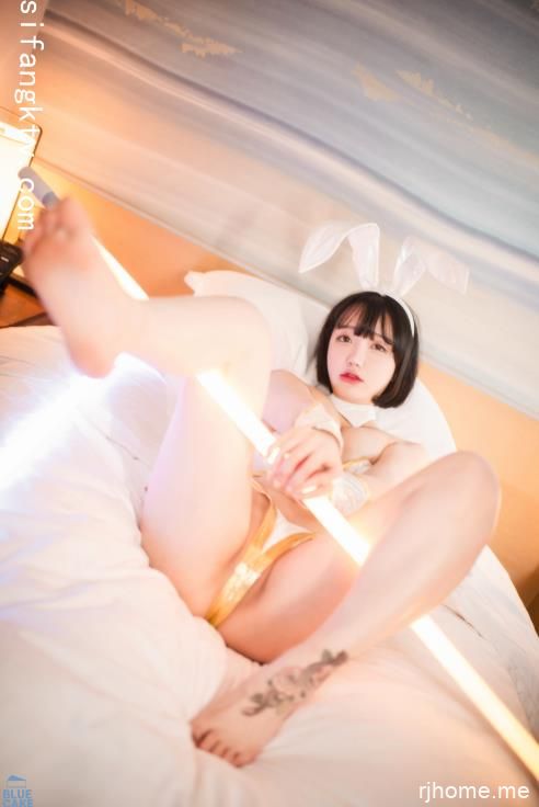 2205057  YEEUN孙樂樂 - 精选12套合集   979P-8.17G   秒传