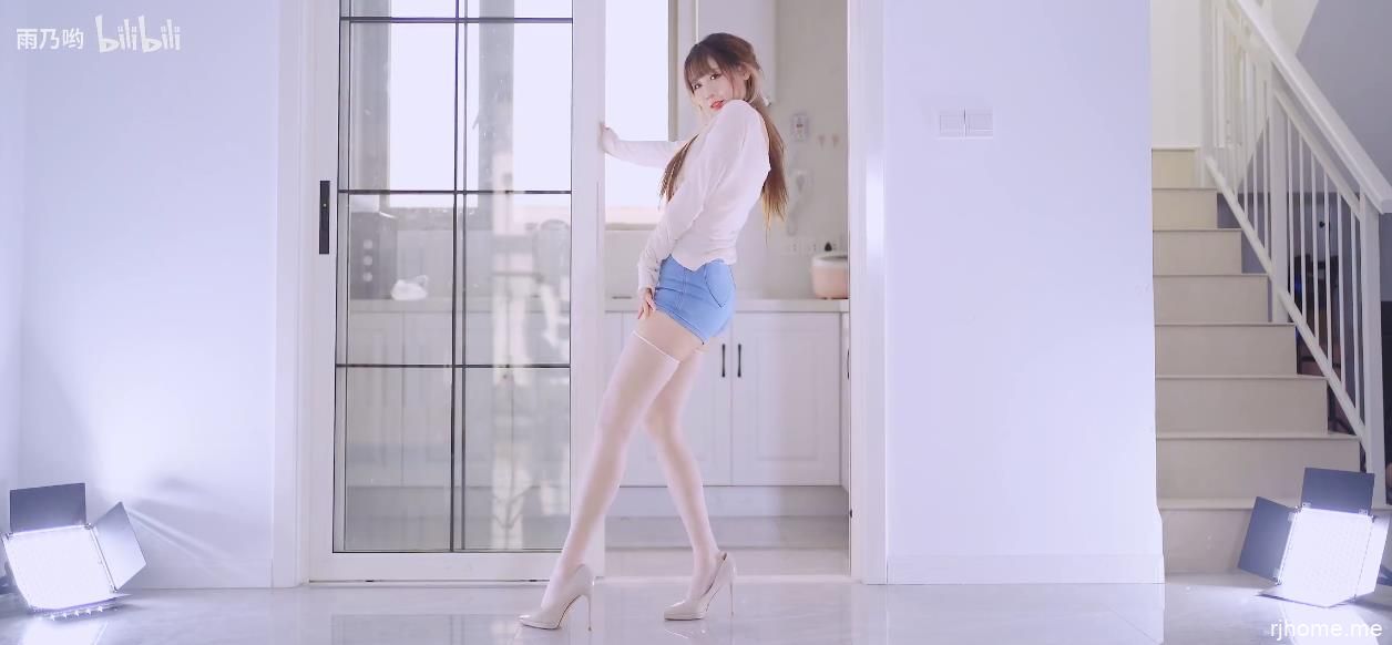 22051703（评论可见）  B站舞见主播 雨乃哟 - 宅舞《刺痛》 1V-20M