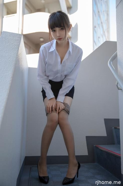 22050204（评论可见）  Shika小鹿鹿 - 年上彼女 真爱版  37P-353M