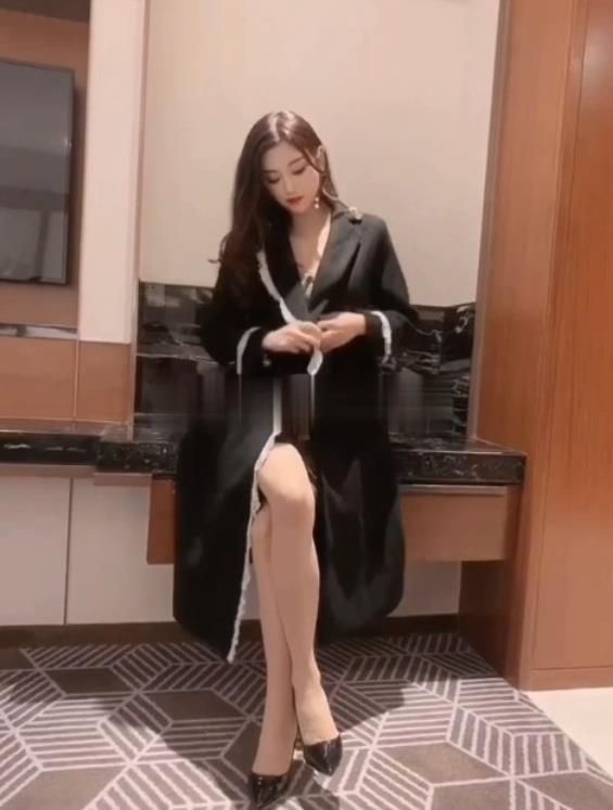 22052907（评论可见）  杨晨晨 - 视频花絮  8V-867M