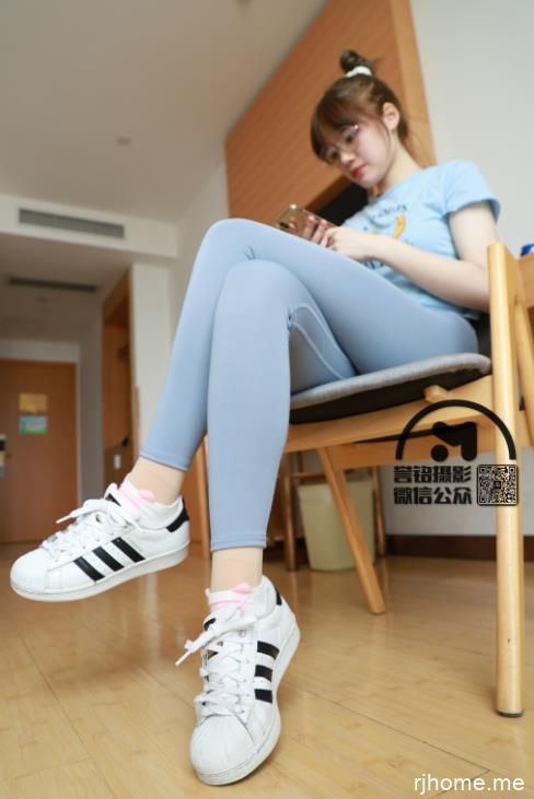 22051903（评论可见）  YM传媒 - 紧身裤里丝棉袜学妹  100P+1V-0.98G