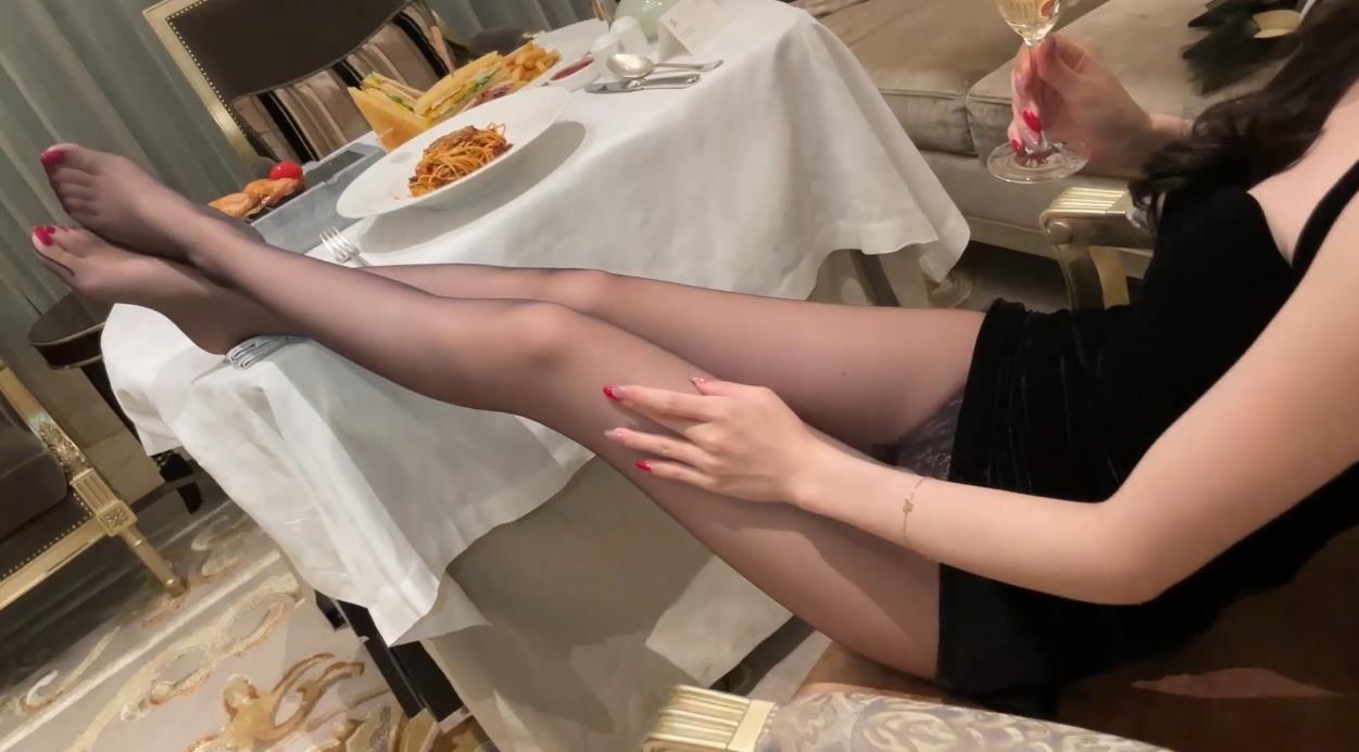 22053011（评论可见）  chloe霏霏霏视频花絮  1V-686M