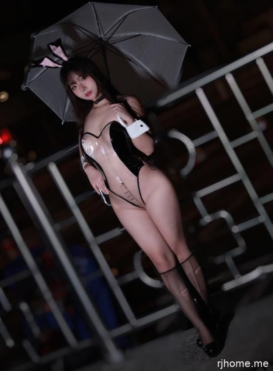 22050906（评论可见）  yuuhui玉汇 -  雨中透明兔女郎 35P-337M