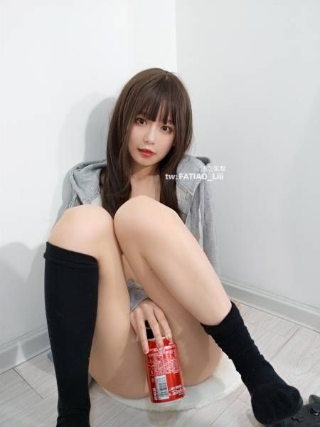 22052312（评论可见） 迷之呆梨(发条少女) 99套Fantia合集2021.7月-2022.4月  11G