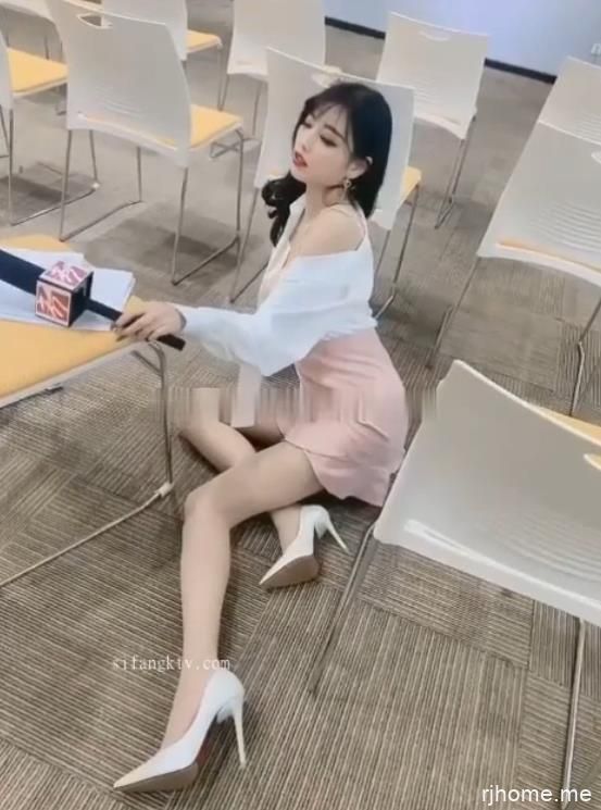 22051301  杨晨晨视频写真五月私拍   20V-1.06G