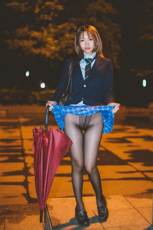 22060912(评论可见) 柒柒要乖哦18套合集 1014P+10V-12.3G