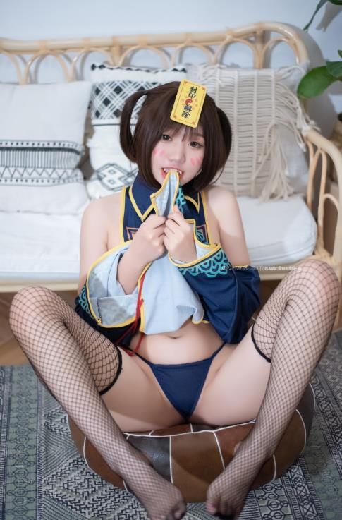 22060907（评论可见）  柒柒要乖哦 - 小僵尸   45P-604M