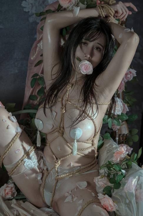 22062718（评论可见）  云溪溪 - 奶桃 玫瑰绳艺   50P+1V-933M