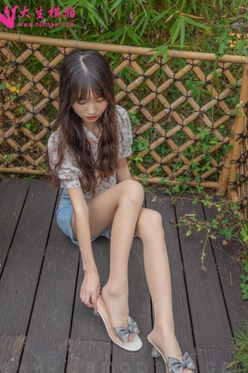 22060102 （评论可见） 大生模拍 No.233婉欣 超纤细美腿肉丝  54P-379M