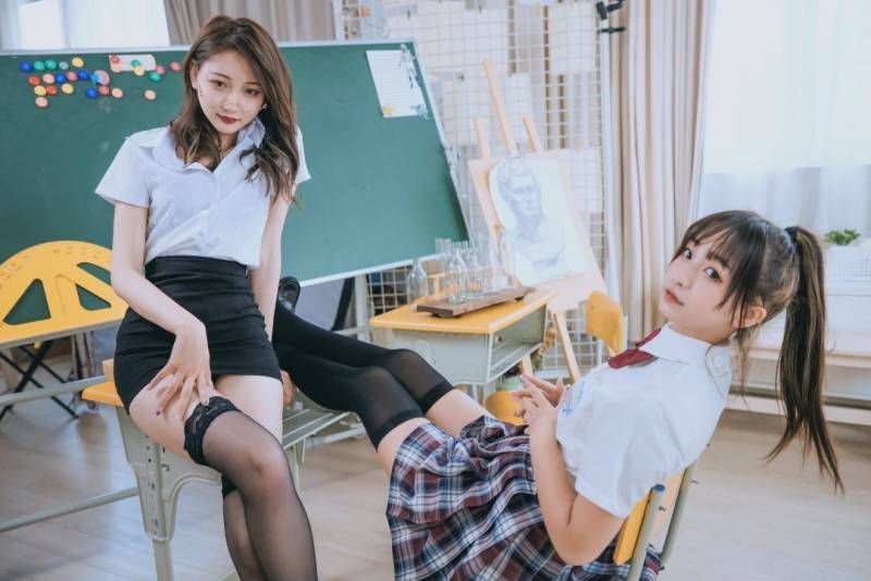 （评论可见）  神楽坂真冬丝袜美腿111套写真视频合集   49.33G