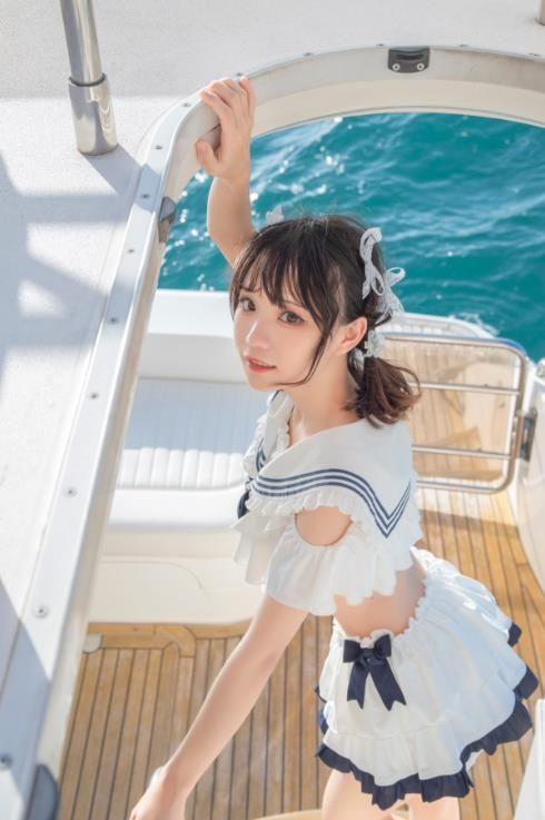 22071109 （评论可见） 花柒Hana - 三亚熊之海军风泳装  12P-153M