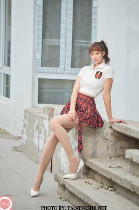 22070305 （评论可见） [妖精社] T2125  李佳儿 - 假日   36P-245M