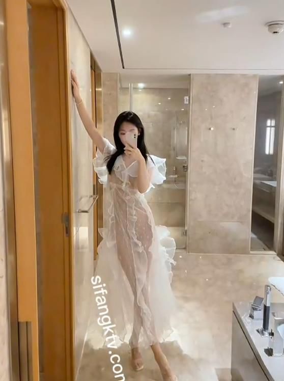 22072109 （评论可见） 唐安琪私拍定制四部   4V-699M