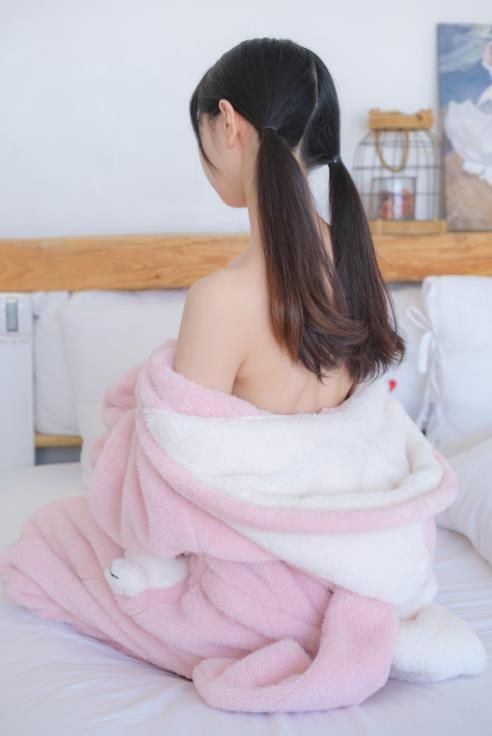 22070505(评论可见) 森萝财团 内部会员版 – 雏菊008 123P+1V-5.61G