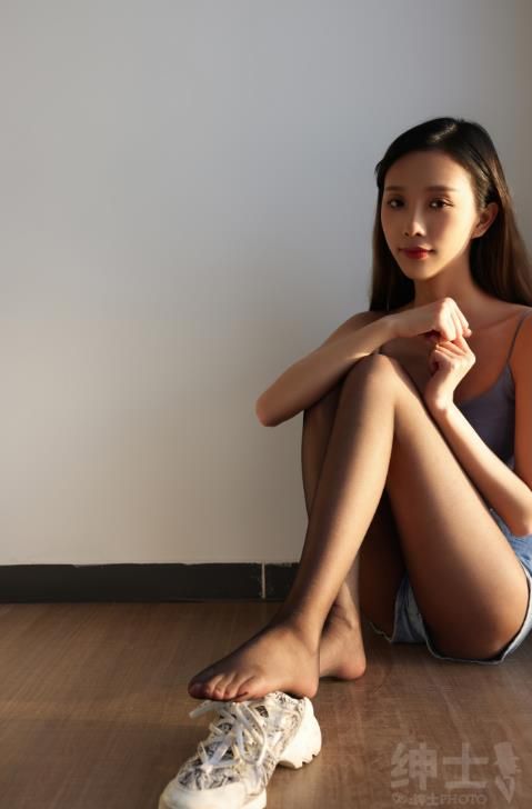 22070306（评论可见）SHENSHI绅士 - SS063 筱筱 牛仔热裤黑丝 59P-256M