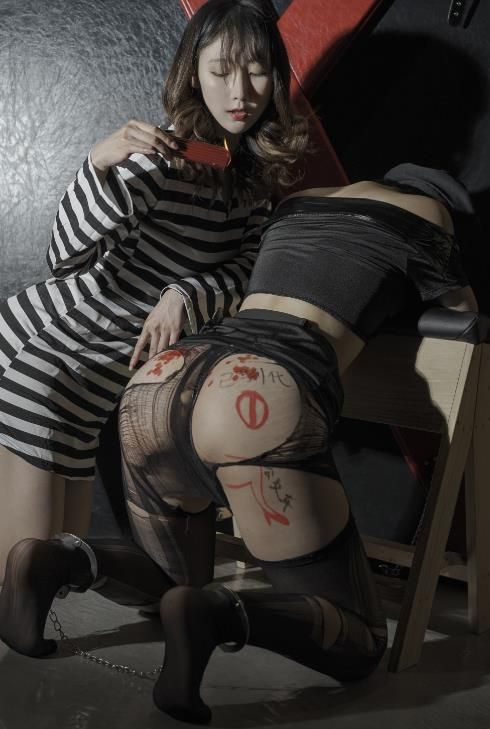 22082917  云溪溪 – 奶桃  N48囚徒  82P+1V-1.20G