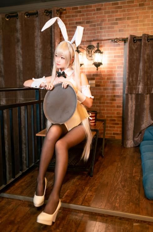 22080811（评论可见）  肥肥雅 - 穹妹兔女郎   25P-405M