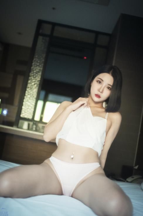 22081720  Bomi (보미) -  [BLUECAKE] SECRET   94P-1.21G