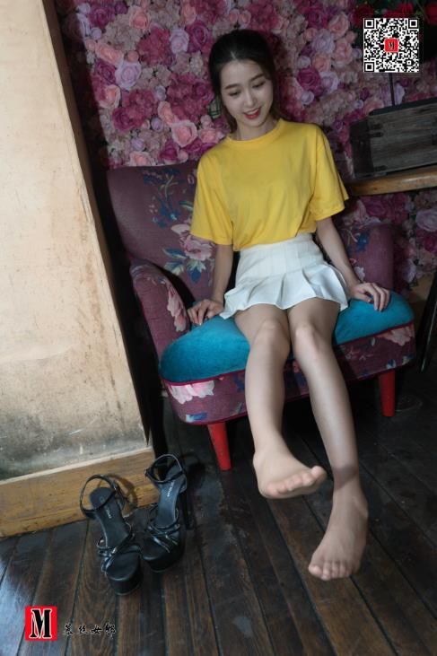 22081117 （评论可见） MussGirl慕丝女郎 - 肉丝高跟百褶裙 112P-187M