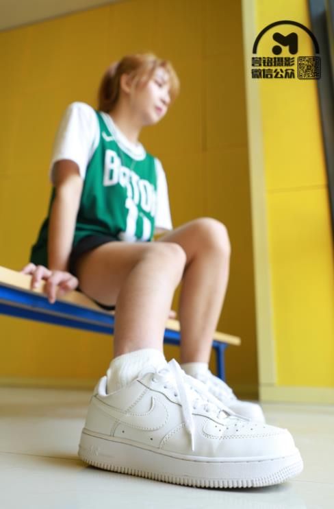 22091502  誉铭摄影《2021第18期》  90P+1V-979M