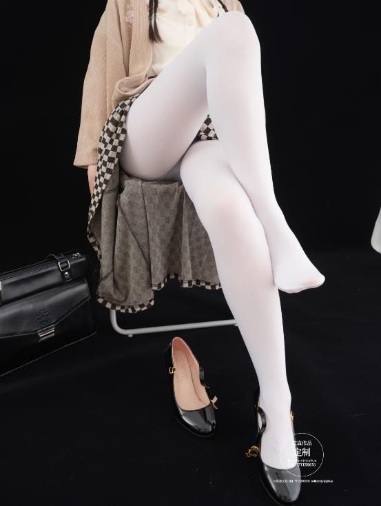 22092105  紧急企划 Vol.EX007 见希w 民国制服 白丝  88P+1V-3.45G