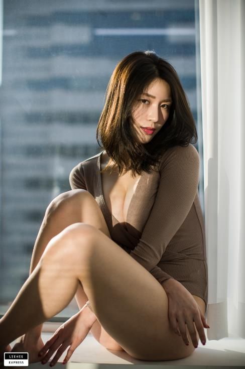 22090810  [LEEHEE EXPRESS] LEBE-006 Min.E (민이)   39P-367M