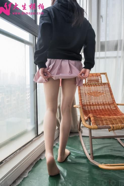 22090805  大生模拍 - 超短裙性感肉丝学妹  64P-883M