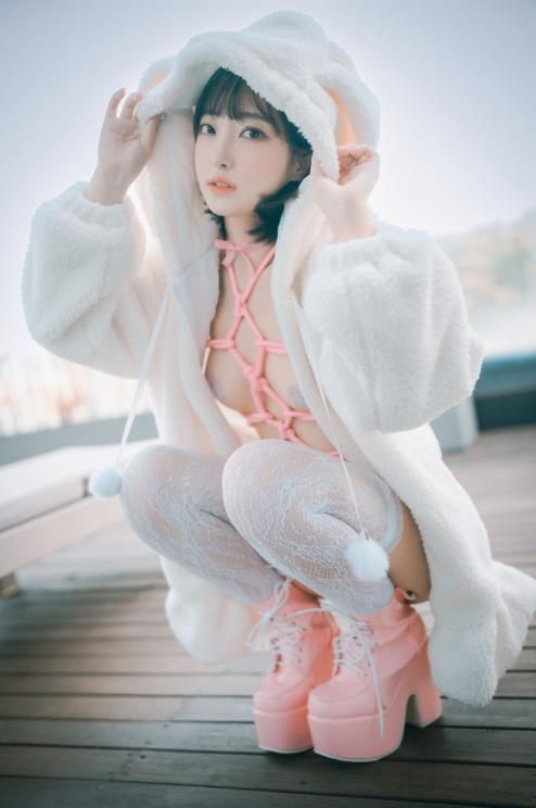 22101209  HaNari (하나리) -  [DJAWA] Photo Knotting Class  69P-1.77G