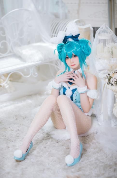 22100808  焖焖碳 - 初音兔女郎   20P-239M