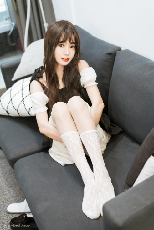 22101905  [YALAYI雅拉伊]2022.09.26 NO.976 沦陷 小亭  46P-445M